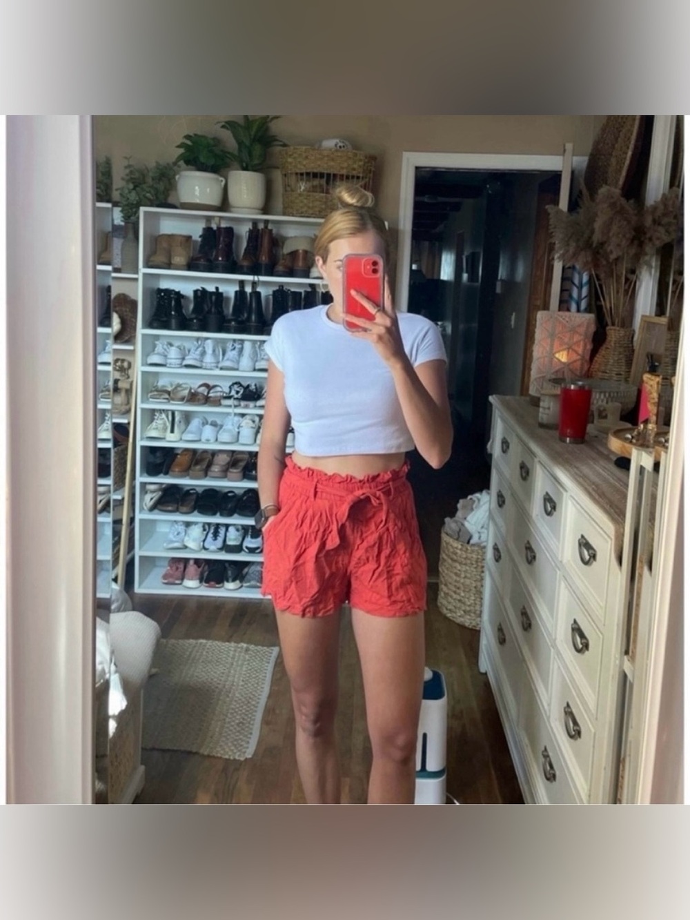 American Eagle linen shorts with elastic waist and belt size small